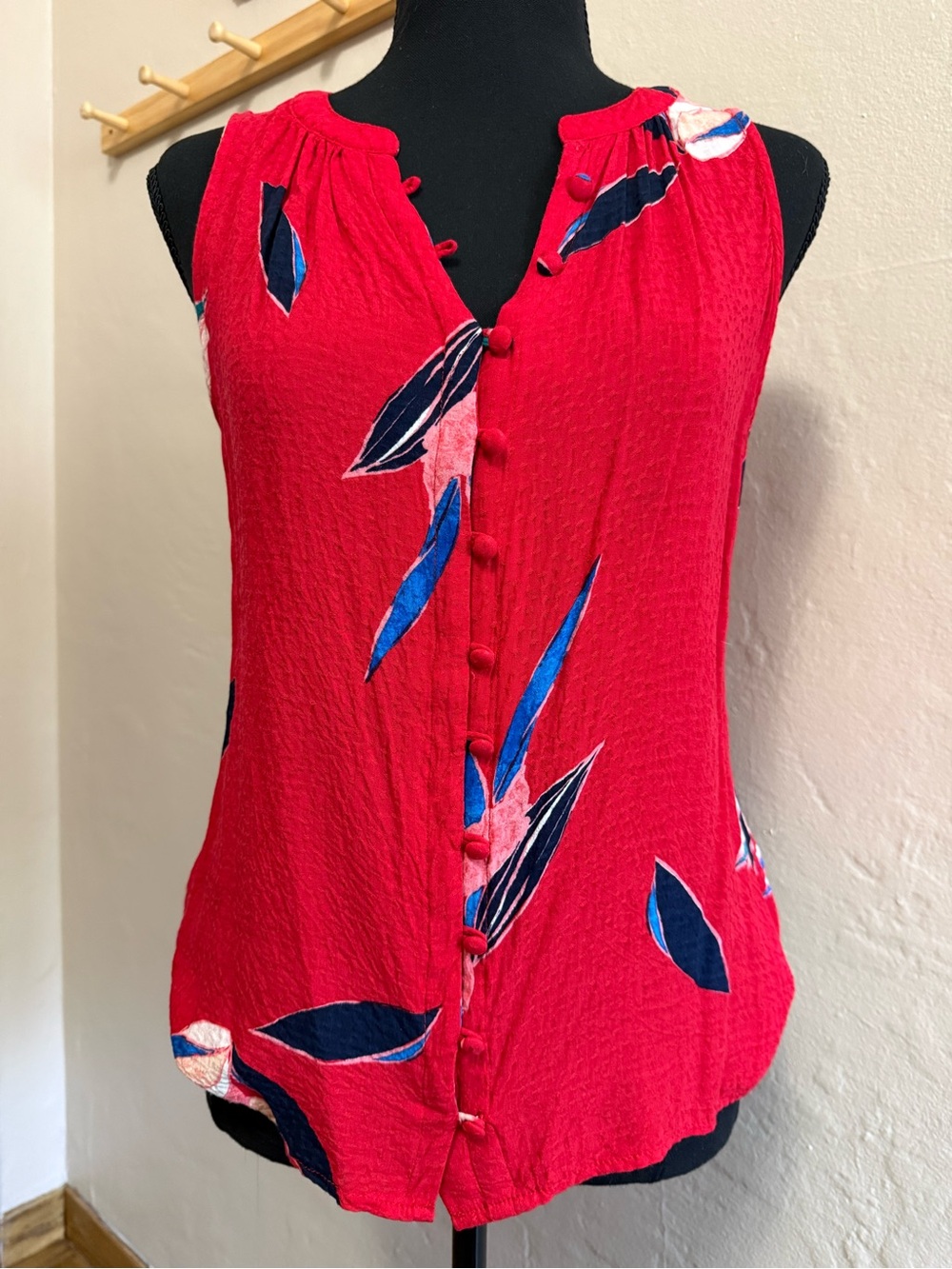 a new day Red Sleeveless Button-Front Floral Print Top